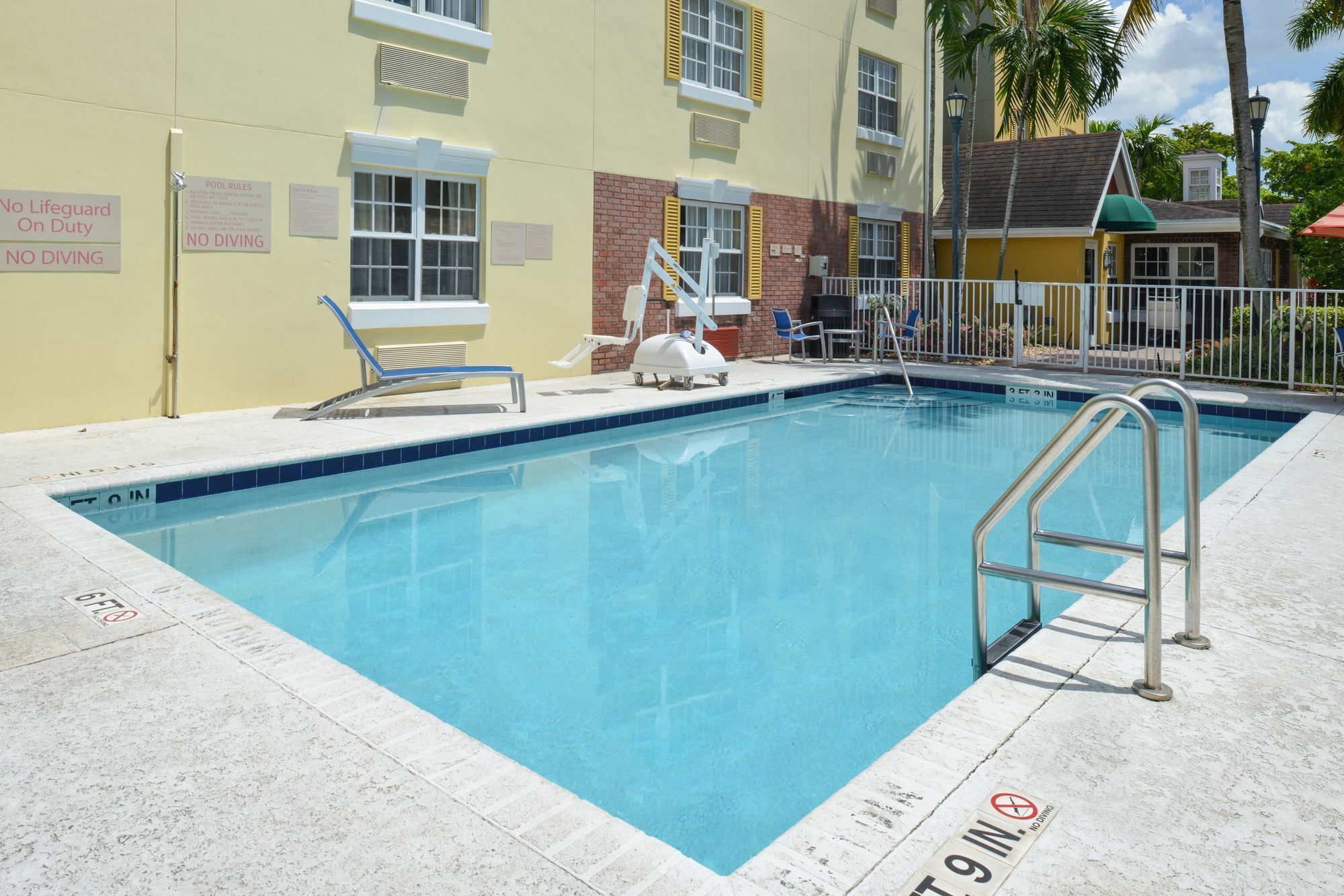 Candlewood Suites Miami Lakes By Ihg Εξωτερικό φωτογραφία