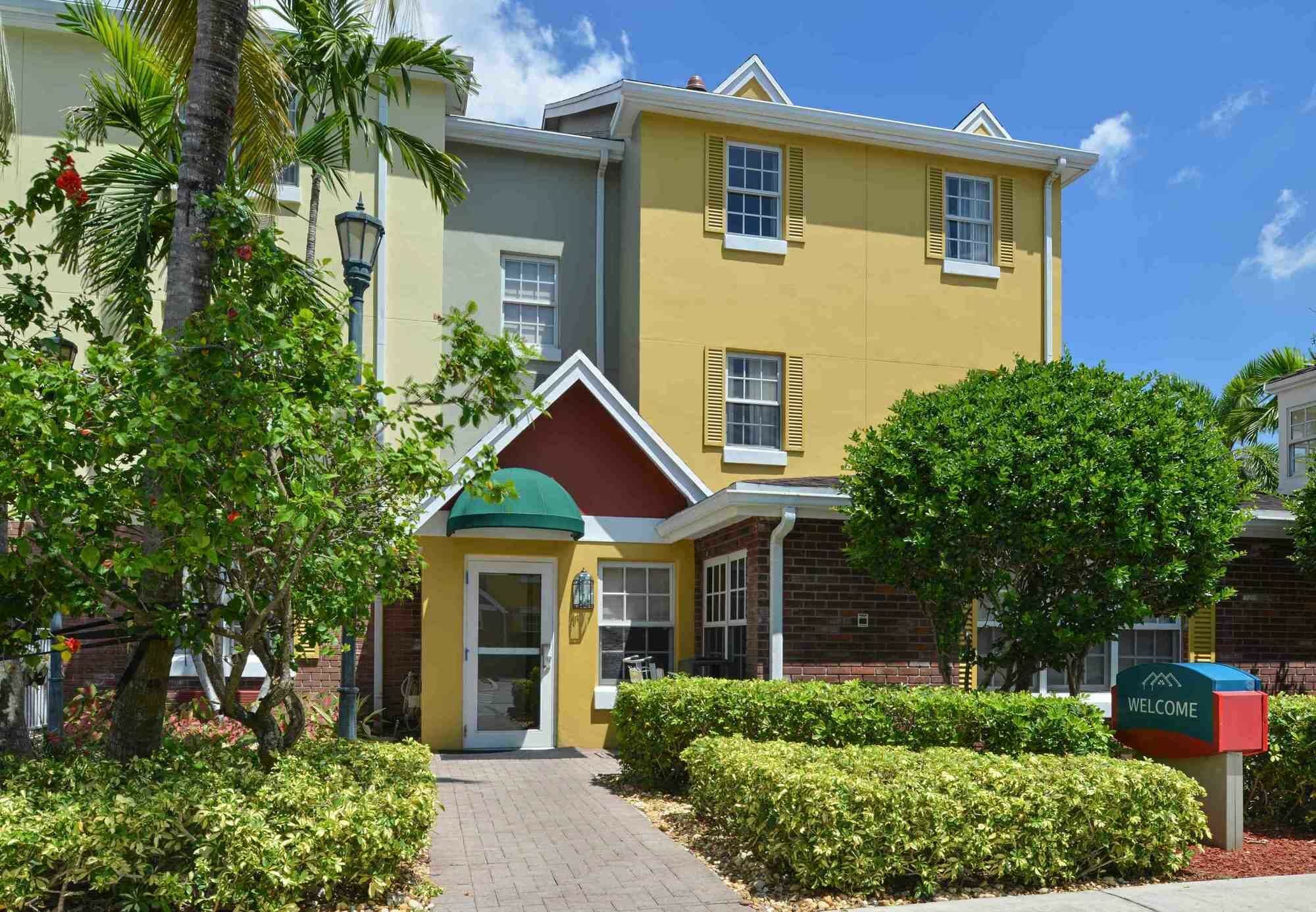 Candlewood Suites Miami Lakes By Ihg Εξωτερικό φωτογραφία